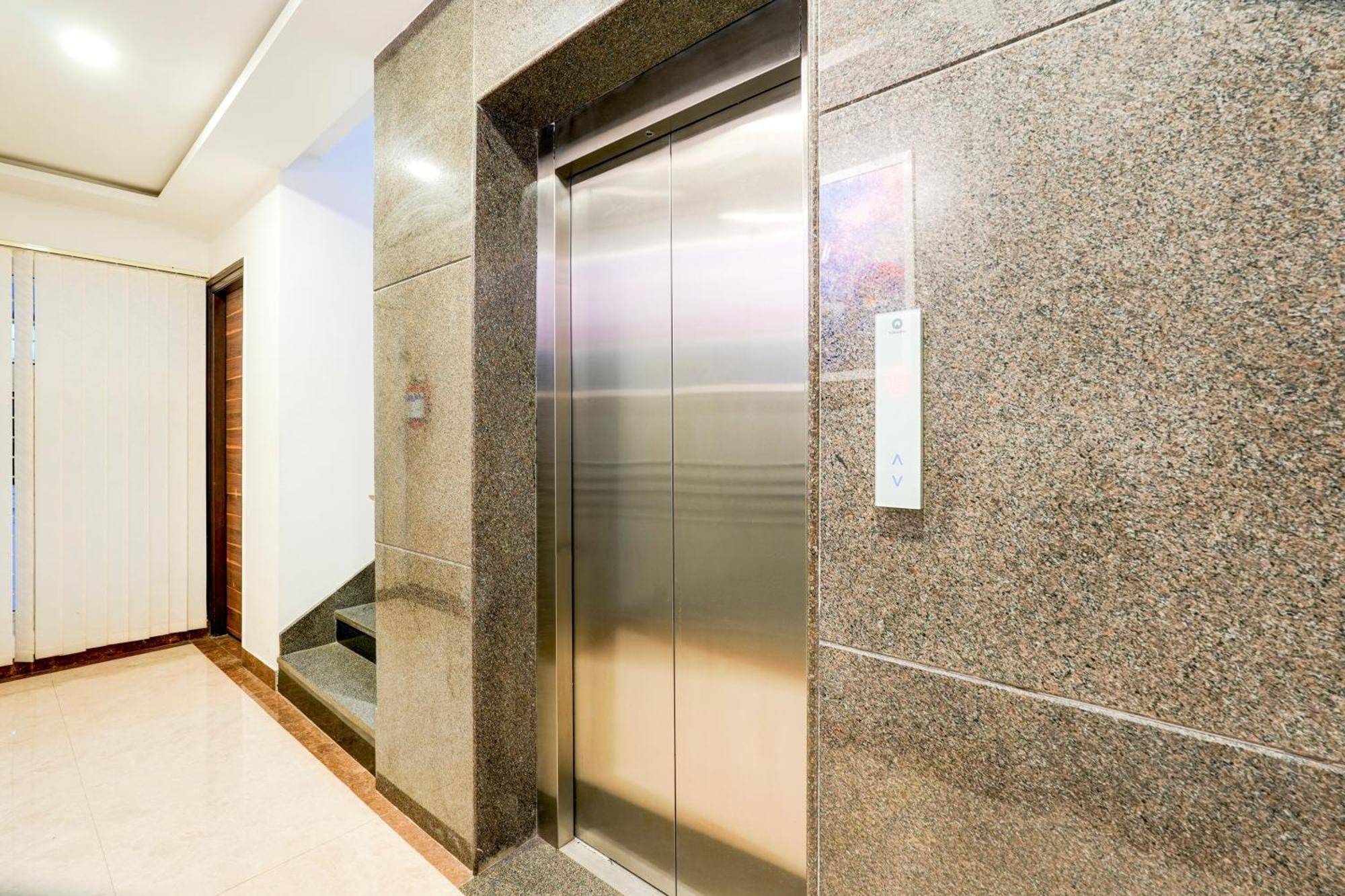 Super Townhouse Oak Aecs Formerly Bangalore Times Εξωτερικό φωτογραφία