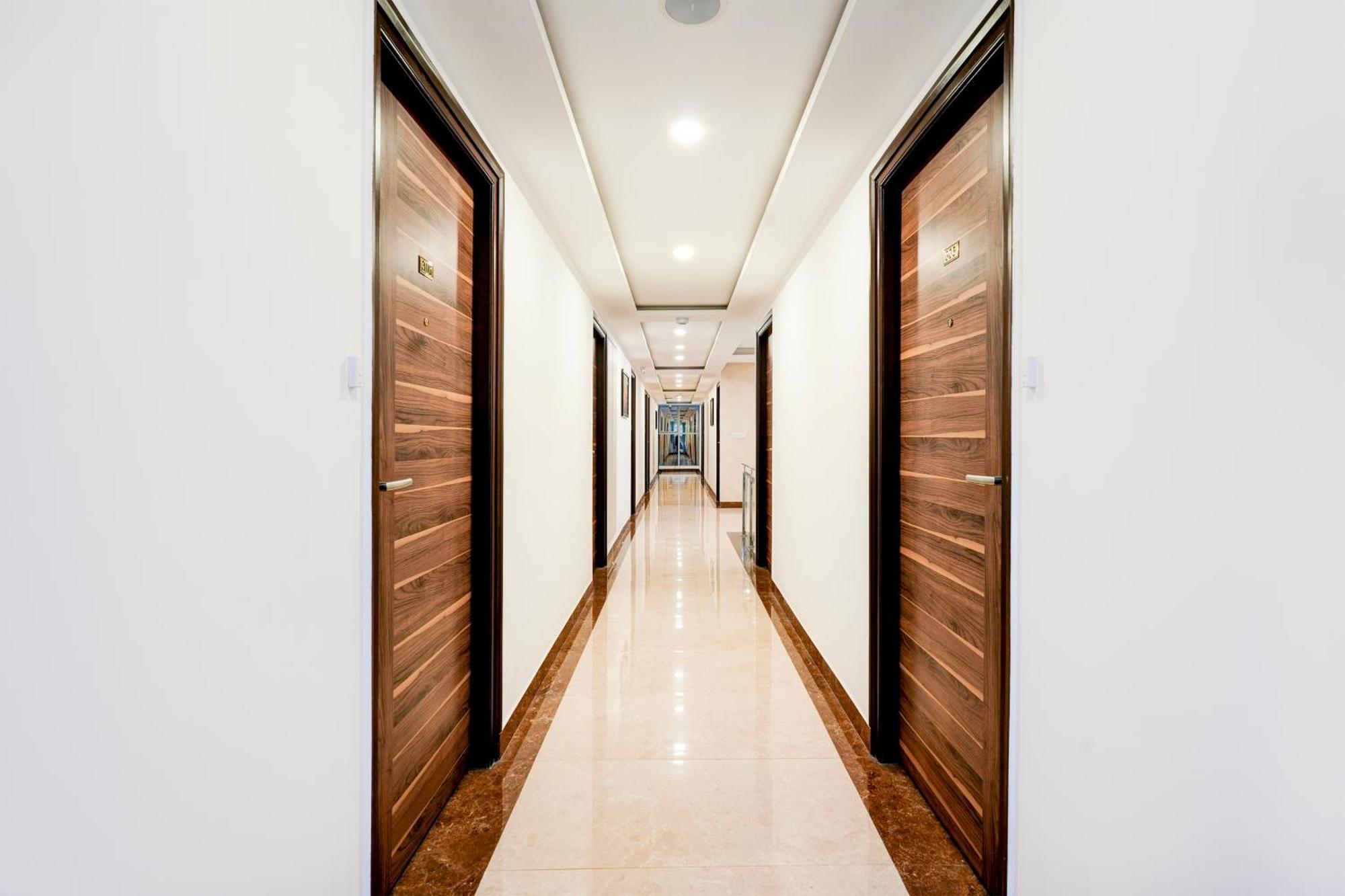 Super Townhouse Oak Aecs Formerly Bangalore Times Εξωτερικό φωτογραφία